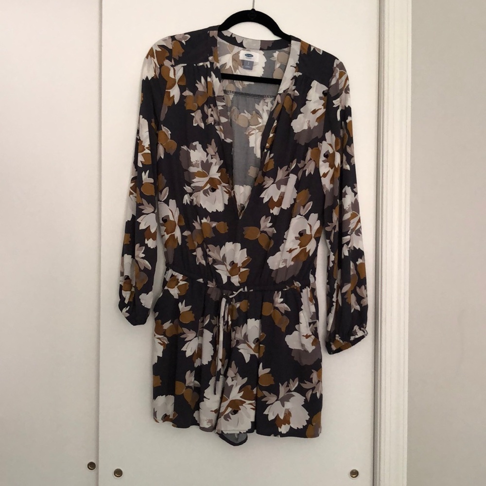 Old navy floral print romper